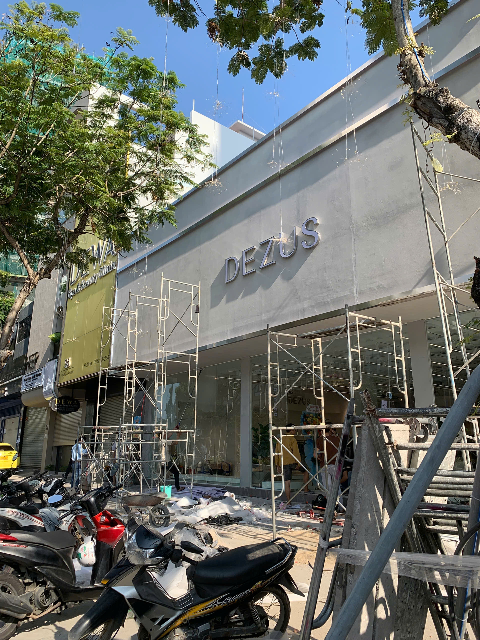 Cửa hàng thời trang Dezus