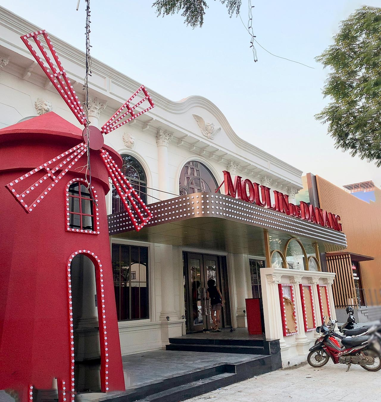 Nhà hàng cối xay gió - Moulin de Đà Nẵng 