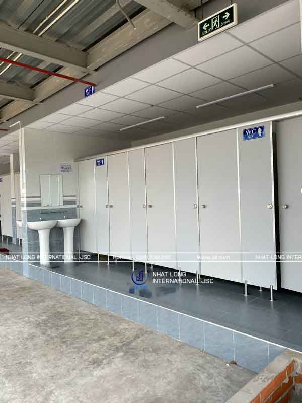 Thi công vách ngăn vệ sinh tại  Công Ty TNHH Daluen Việt Nam