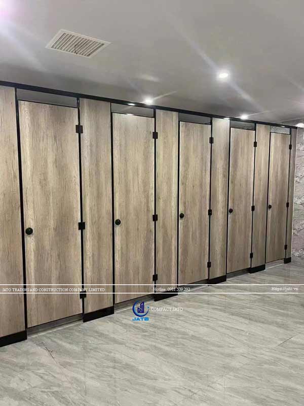 vach-ngan-phong-tam